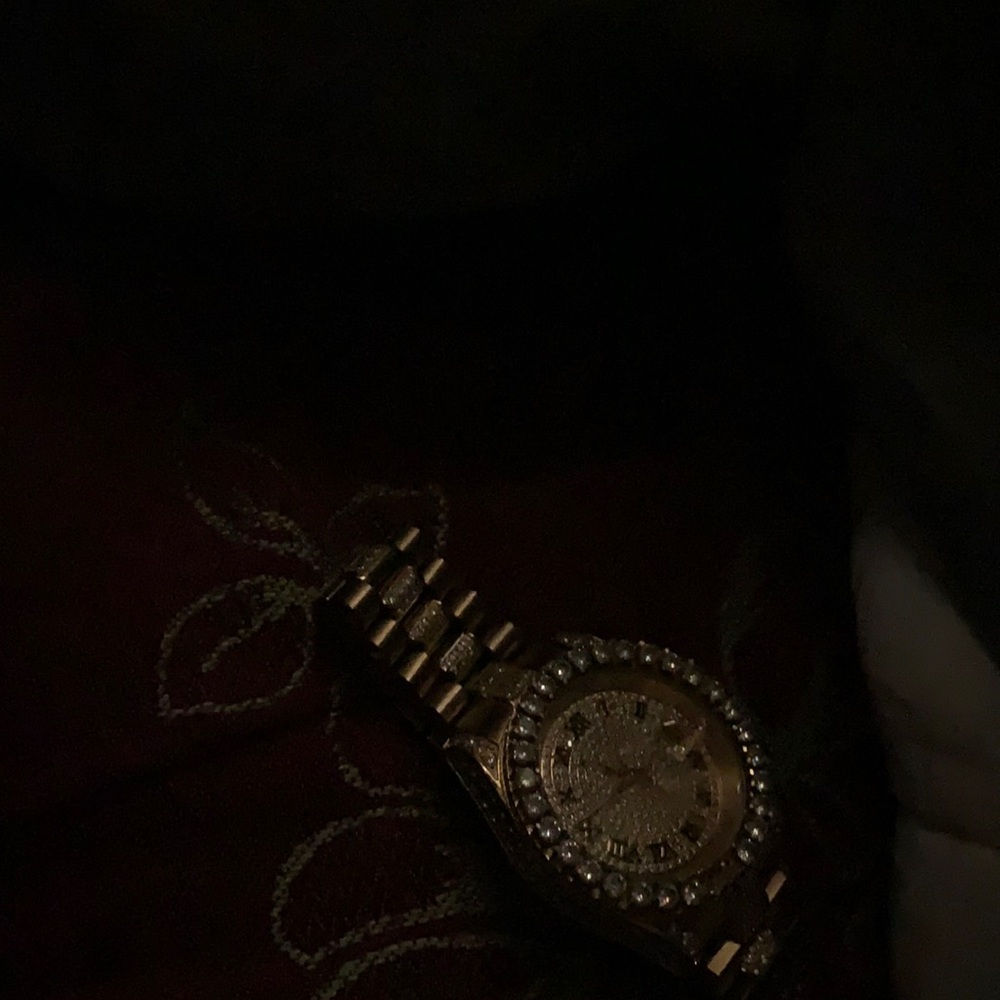 Bezel watch